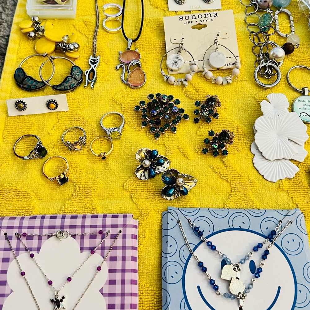 Bulk Jewelry Collection - Picture 7 of 9